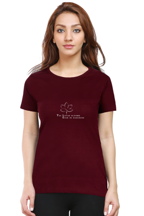 Cotton Tee for Women with a versatile print - Image 2